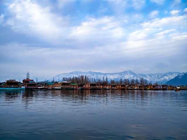 Best Selling Kashmir Family Package 4-Nights 5 Days photo – Kashmir holiday, DialForHolidays